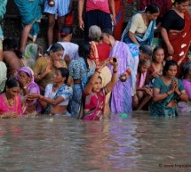 Viaggio nella mistica Varanasi sulle rive del Gange