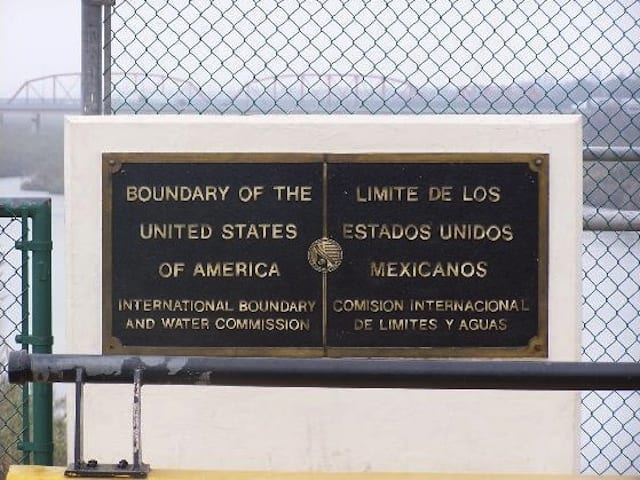 Crossing borders on the road - from the United States to Mexico
