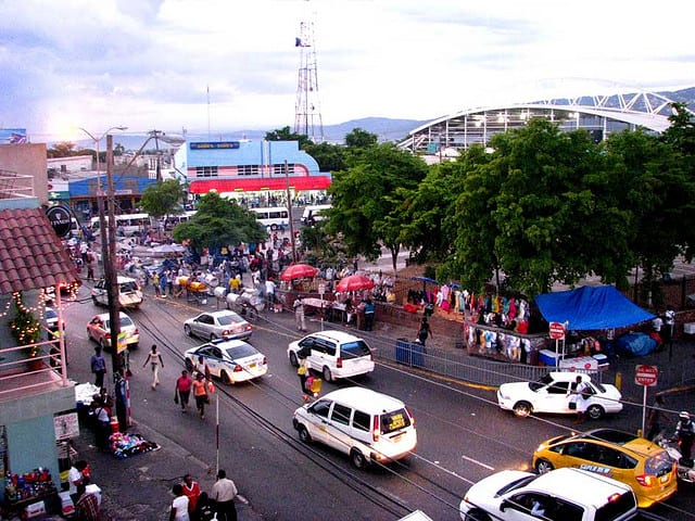 Kingston, capitale della Giamaica (foto di Dubdem Soundsystem)