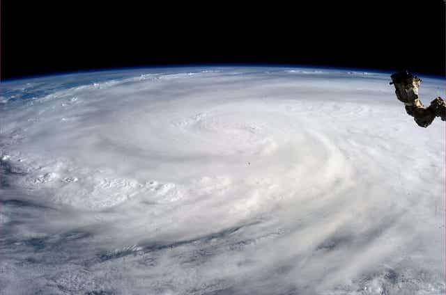 Tifone Haiyan visto dallo spazio