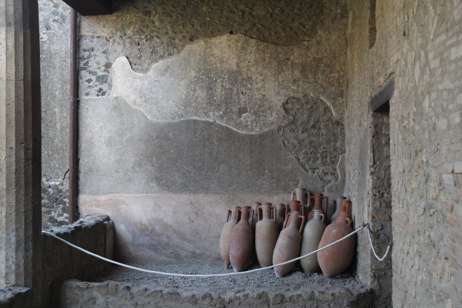 le famose anfore, simbolo universale di Pompei 