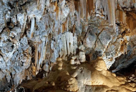 interno grotte borgio Verezzi