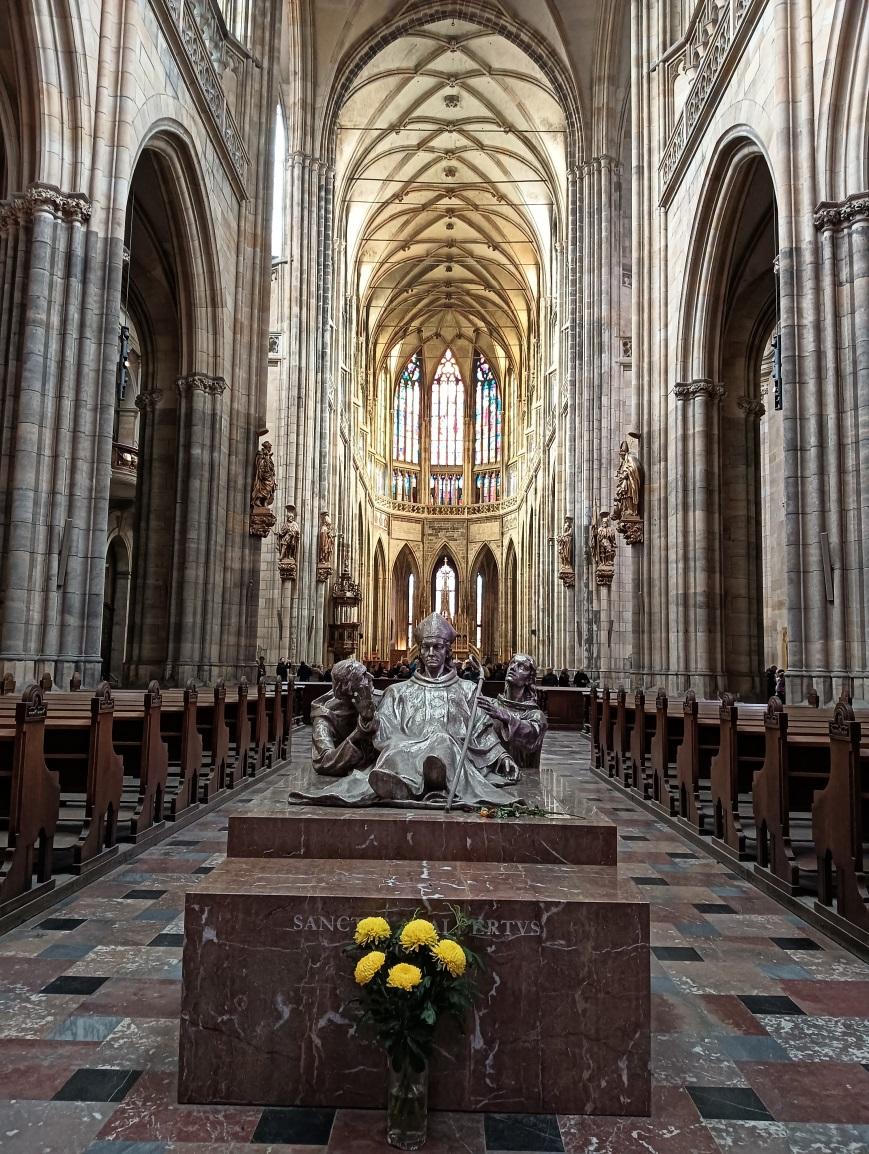 L’interno della magnifica Cattedrale di San Vito 