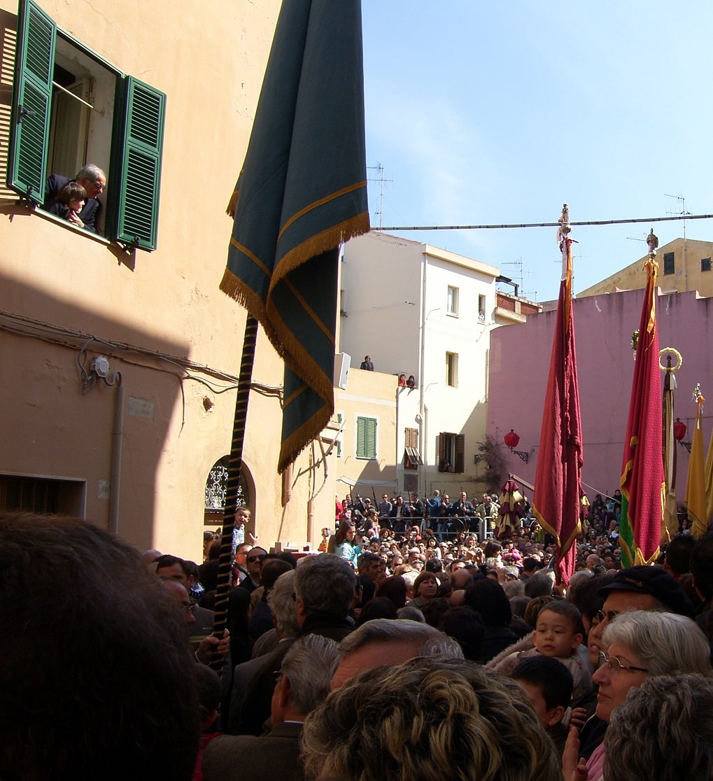 Pasqua ad Alghero centro la processione