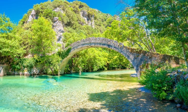 Ponte di pietra nello Zagori Epiro