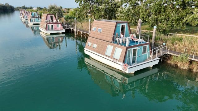 dormire in house boat lignano
