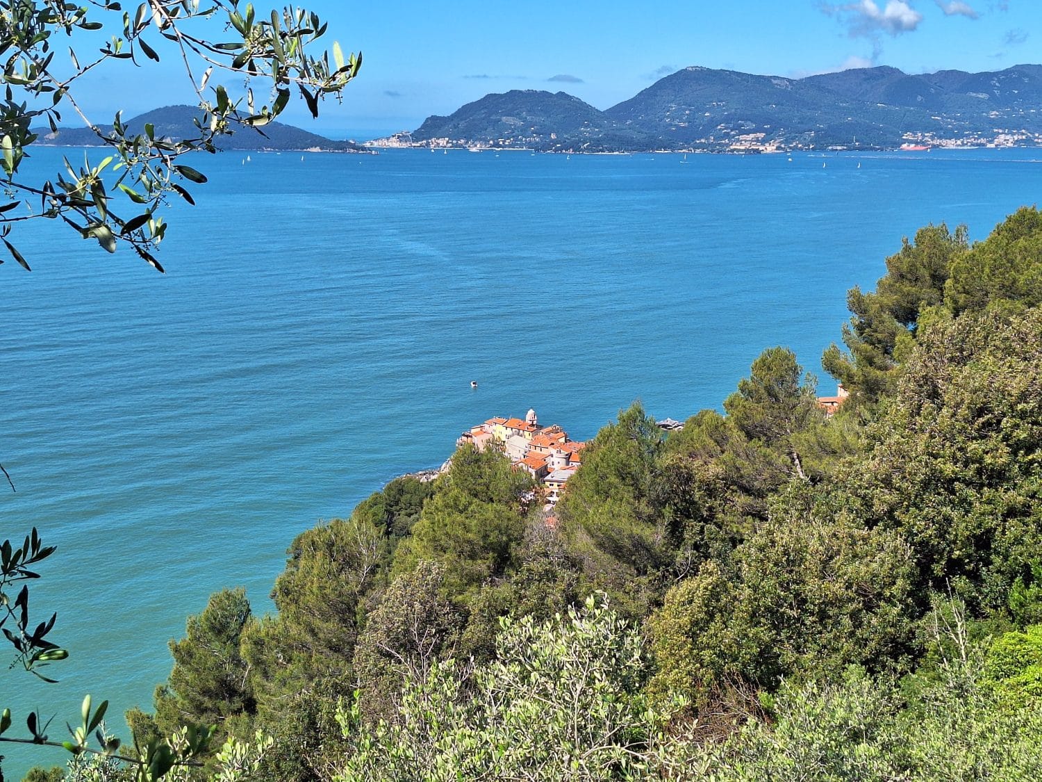 Vista dal trekking ad anello Montemarcello-Tellaro
