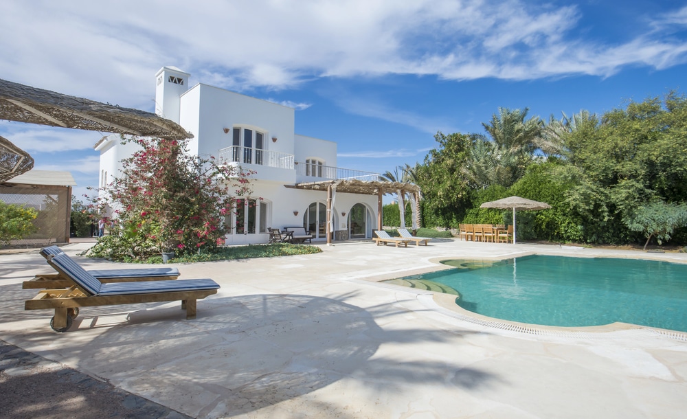 villa al mare con piscina