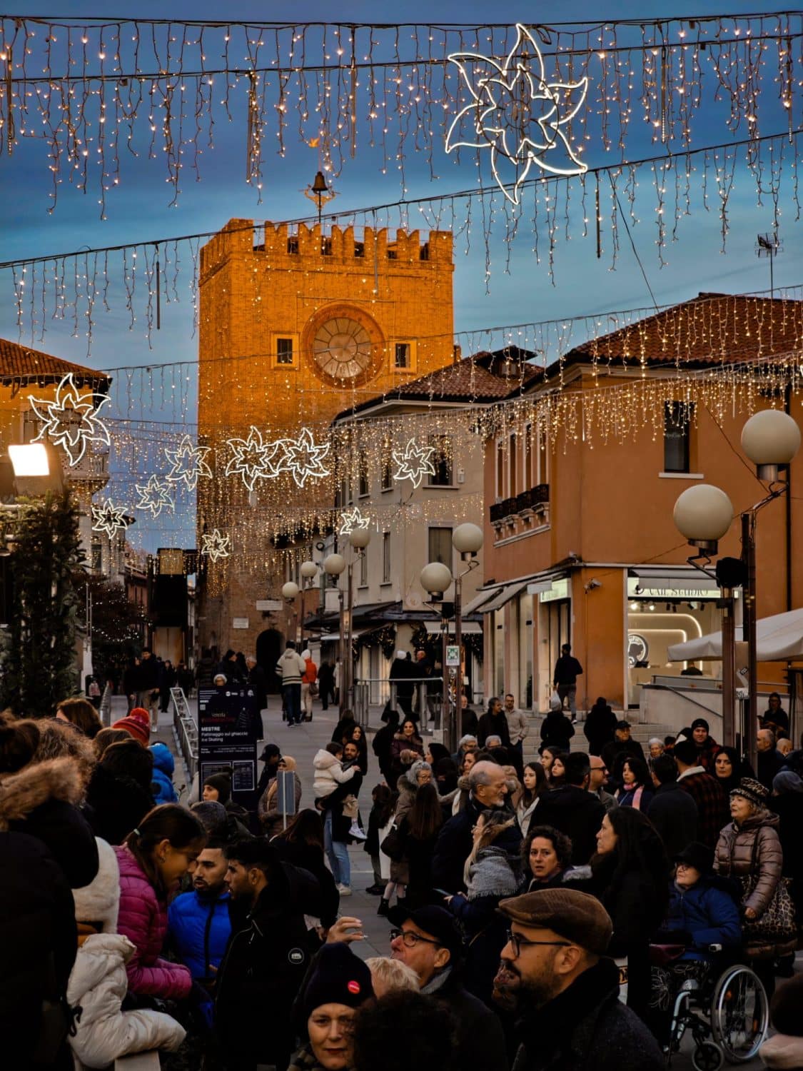 Torre in centro a mestre a natale